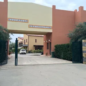Cento Pini Campofelice Di Roccella